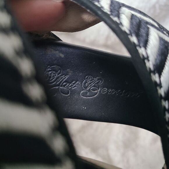 Matt Bernson Black and White Chevron Embroidered Leather Sandals size 6 - Picture 7 of 7